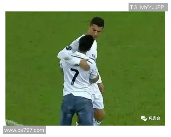 足球明星在赛场上泪洒瞬间感动无数球迷的真实视频回顾